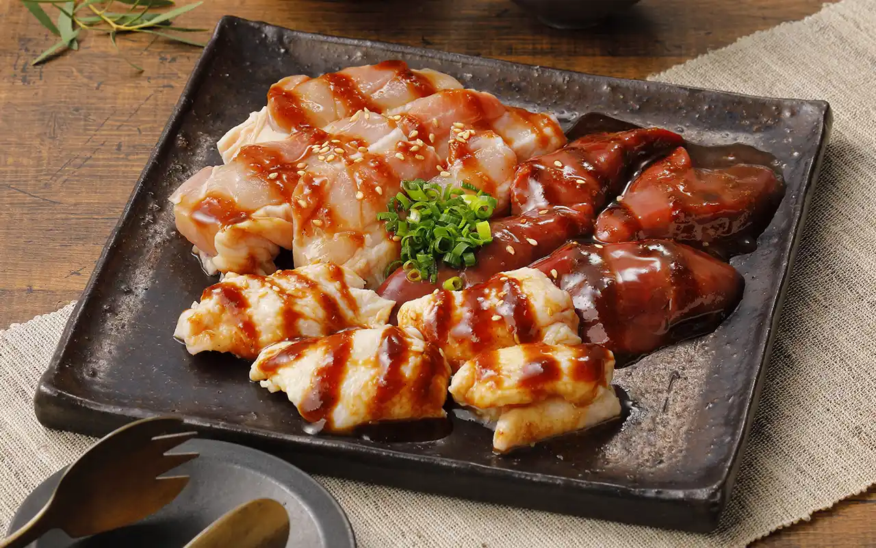松阪風 鶏味噌焼き肉（もも・皮・キモの３種盛り）