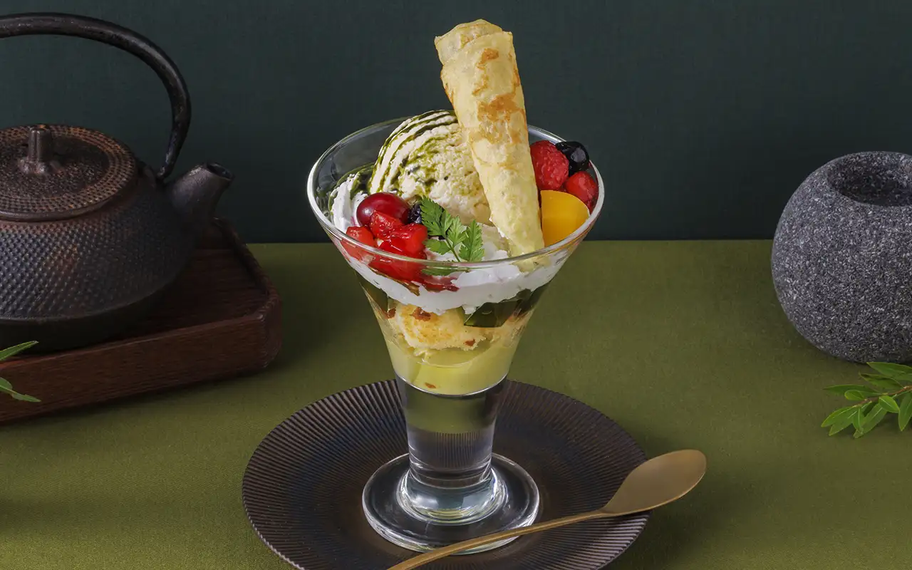 抹茶のアイスクレープパフェ